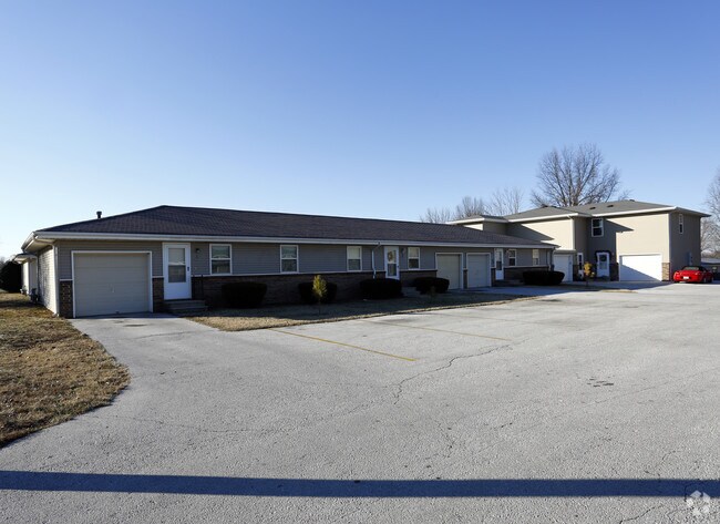 Building Photo - Meadowview Manor