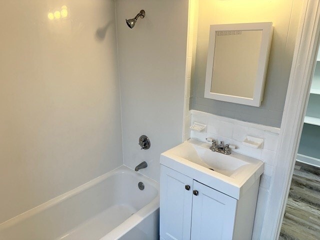 Building Photo - 95 Elm St