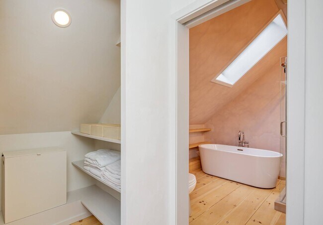 Building Photo - 97 Swamp Rd