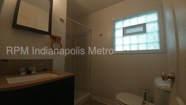 Building Photo - 1325 S Lynhurst Dr