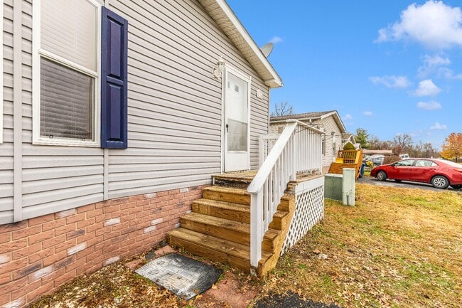 Building Photo - 16114 McGregor Dr