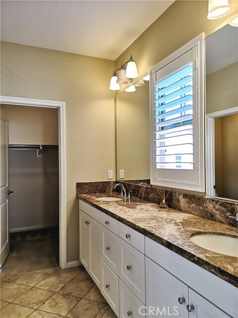 Building Photo - 106 Pendant