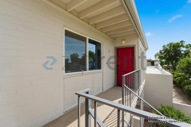 Building Photo - 4142 E Calle Redonda