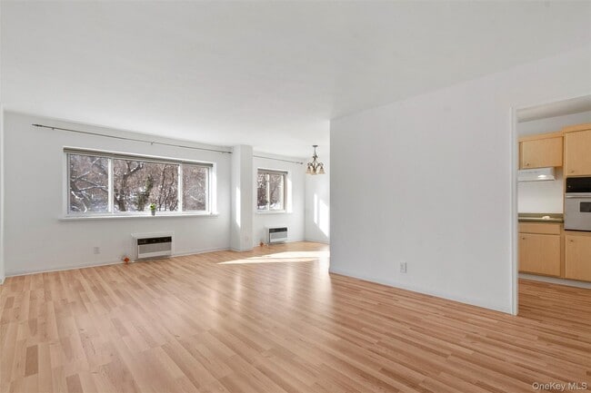 Building Photo - 412 Benedict Ave