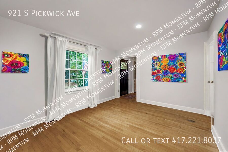 Building Photo - 921 S Pickwick Ave