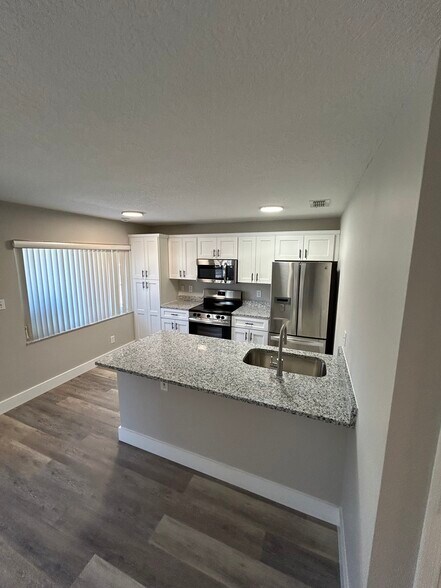 Building Photo - 1601 Big Tree Rd