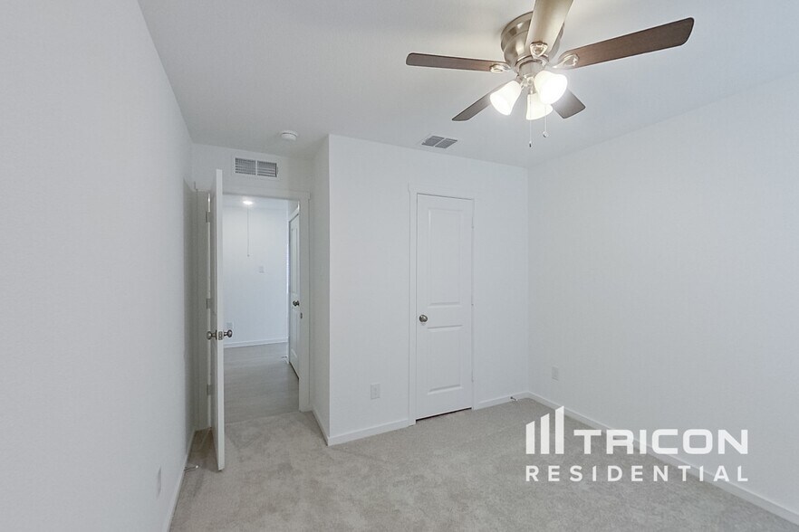 Building Photo - 831 Ginkgo Wy