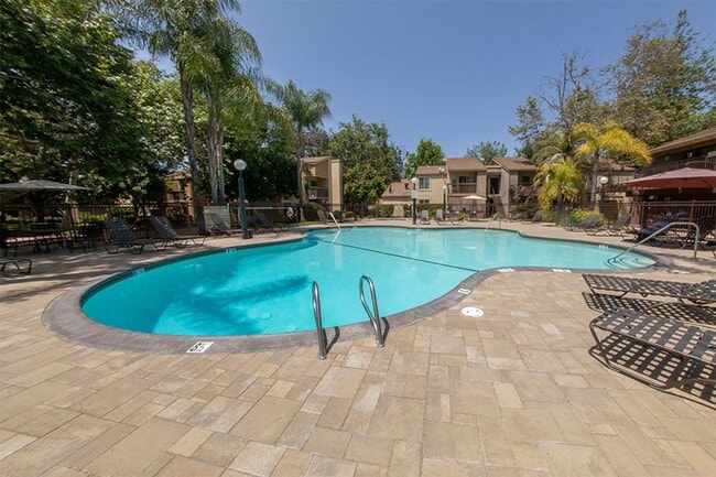 Building Photo - Mission Valley- Centrally Located Condo with AC, Private Patio and Parking.