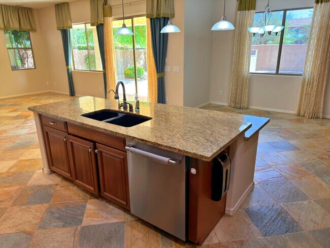 Building Photo - 737 E Charlevoix Ave