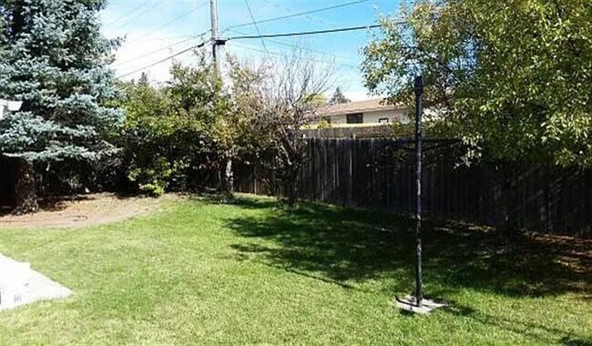 Building Photo - Circle Dr,Smart Home##