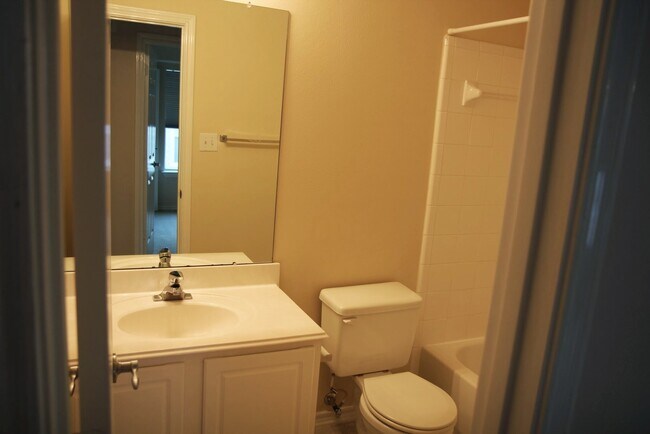 Building Photo - 142 N Camellia Grove Cir