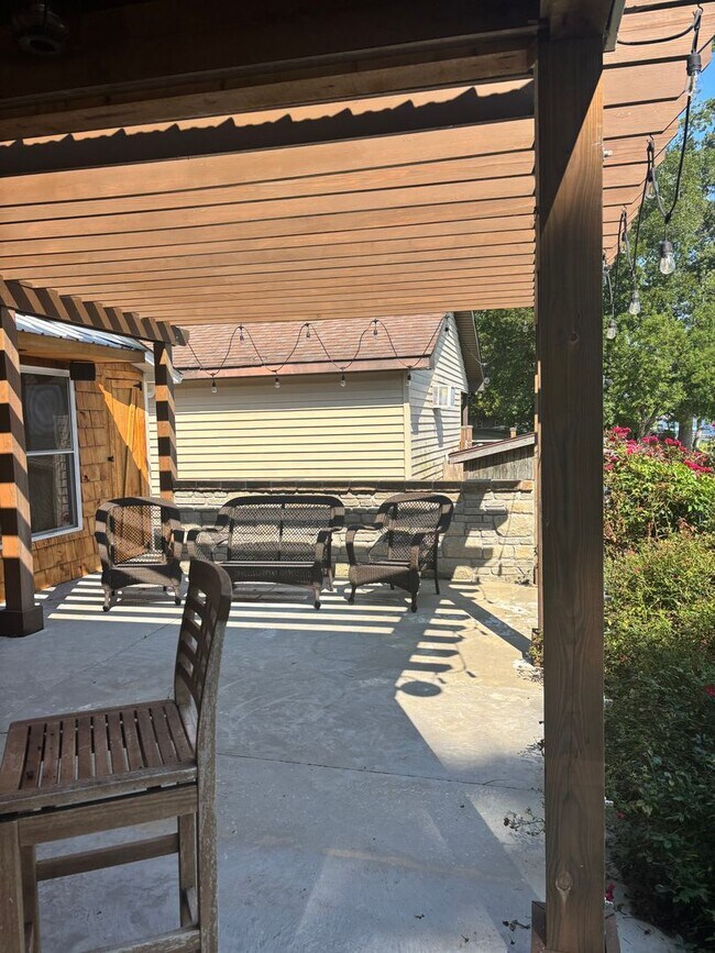 Building Photo - Fabulous 3 bedroom 2 bath in waterfront community!