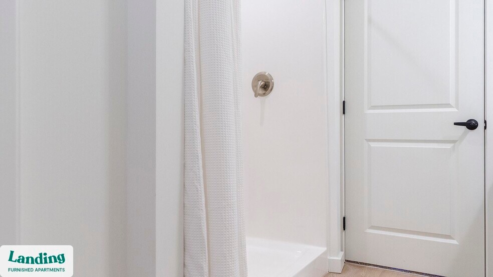 Building Photo - 650 N Main St