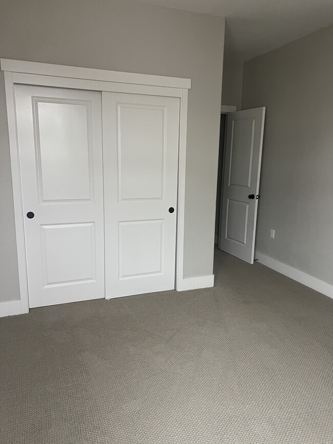 Building Photo - 232 Tuso Ranch Rd