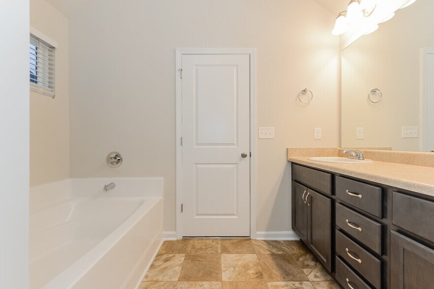 Building Photo - 180 Addy Ln