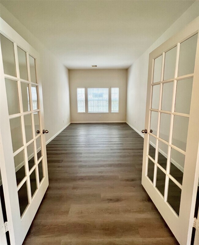 Building Photo - 128 Emerald Loch Ln