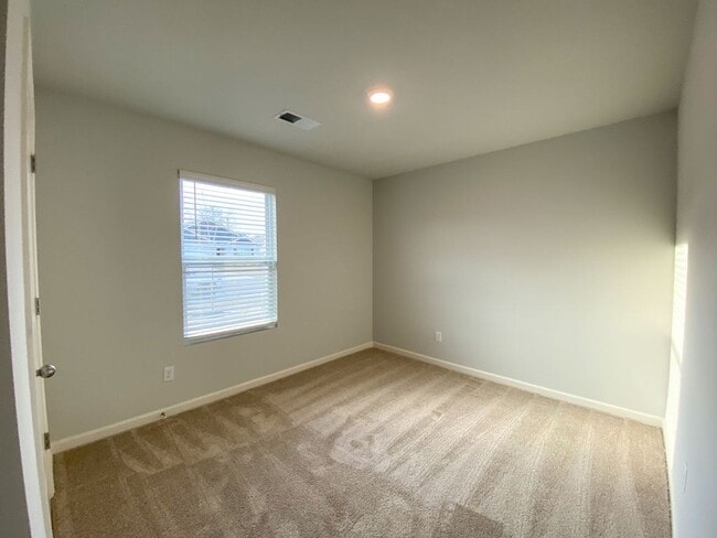 Building Photo - 3 bed 2 bath new construction by DR Horton