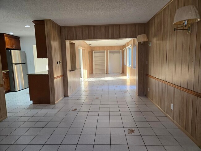 Building Photo - 1320 NW 82nd Ave