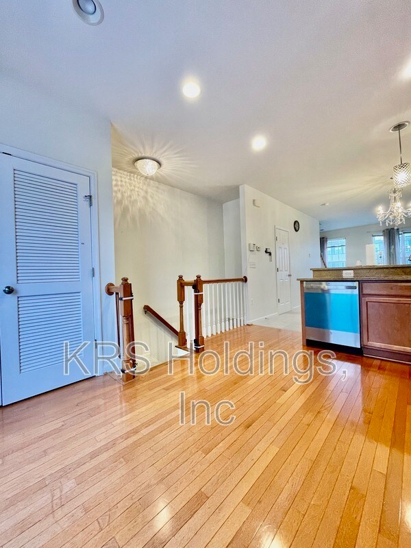 Building Photo - 15706 John Diskin Cir