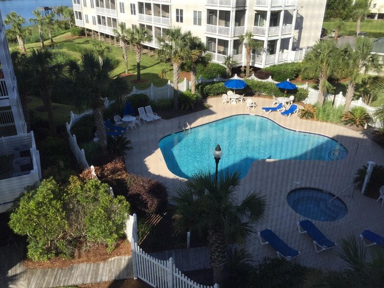 Pool & Hot tub - 1135 Park Rd