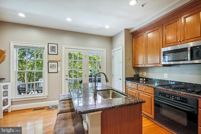 Building Photo - 1703 Potomac Greens Dr