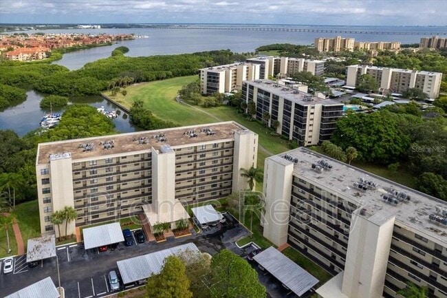 Building Photo - 900 Cove Cay Dr