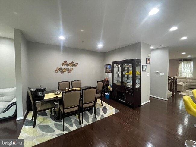 Building Photo - 7879 River Rock Way