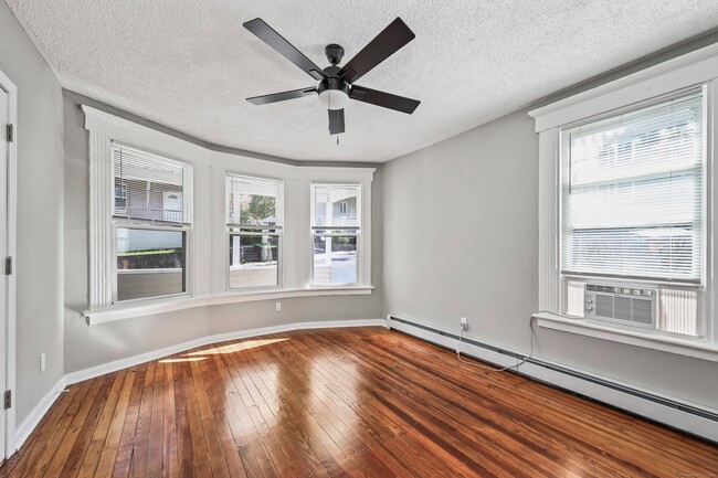 Building Photo - 90 Hillside Ave