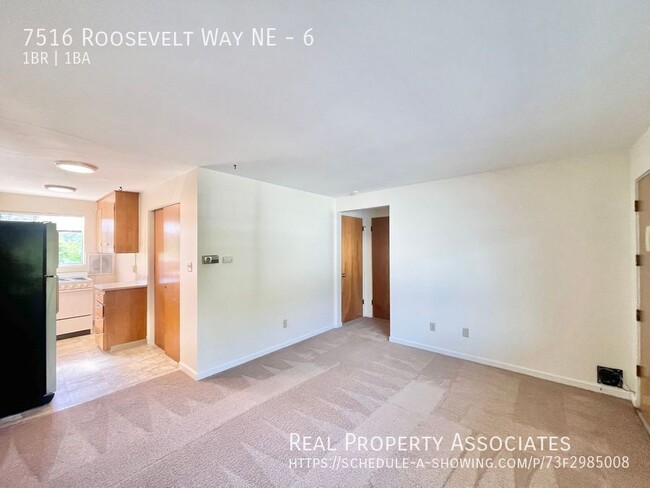 Building Photo - Top Floor 1-Bed/1-Bath in Roosevelt! **Hea...