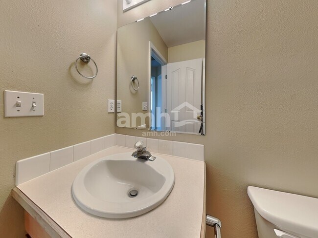 Building Photo - 1364 N El Camino Ave