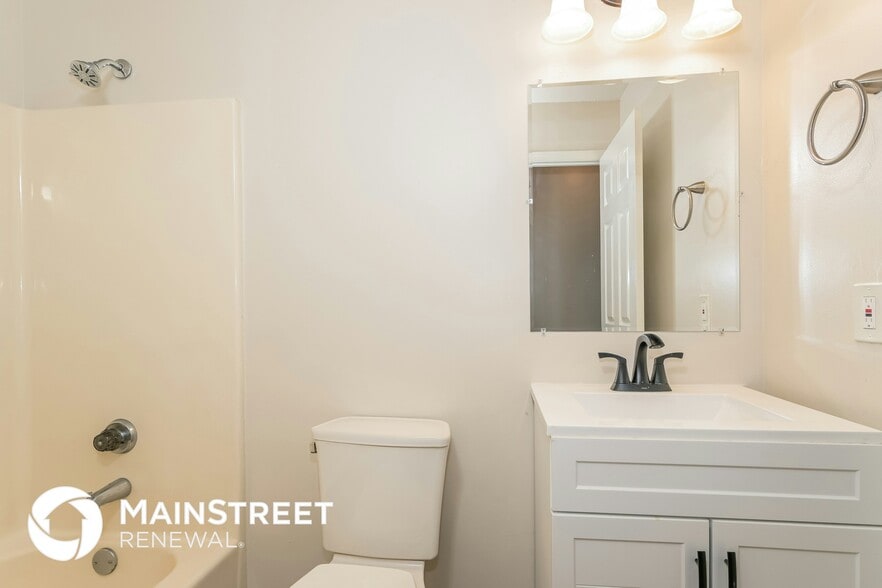 Building Photo - 1723 Lynncove Ln