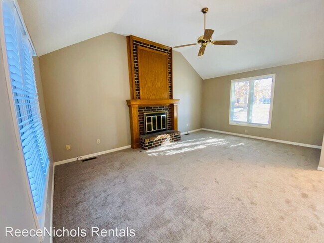 Building Photo - 3 br, 3.5 bath House - 10802 W. 116th Terrace