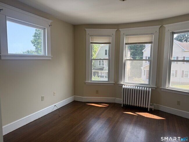 Building Photo - 49 Fairfield St