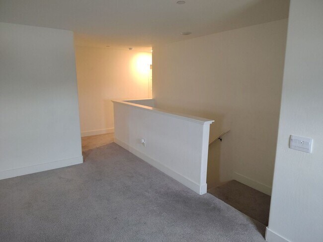 Building Photo - Spacious 5-Bedroom, 4-Bathroom House with Mother-in-Law Suite in SE Bakersfield