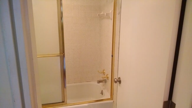 Building Photo - 3BR/2BA Condo Near UT Ag Campus & Vet School