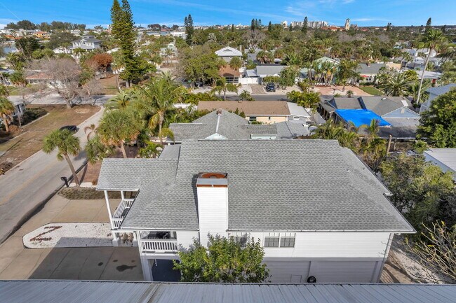 Building Photo - FURNISHED AVAILABLE JANUARY 2026. Beach Re...