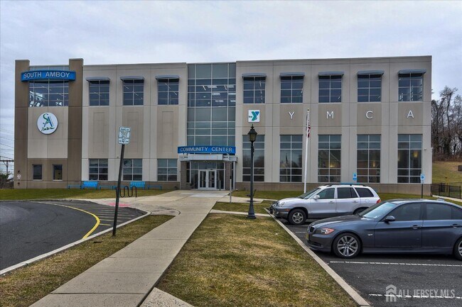 Building Photo - 5 Hilltop Ave