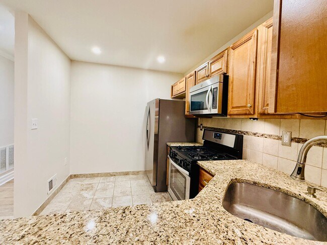 Building Photo - 13 Cypress Ct