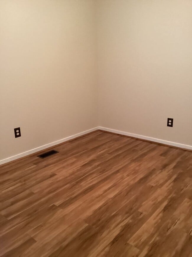 Building Photo - 15618 Twisted Cedar Dr