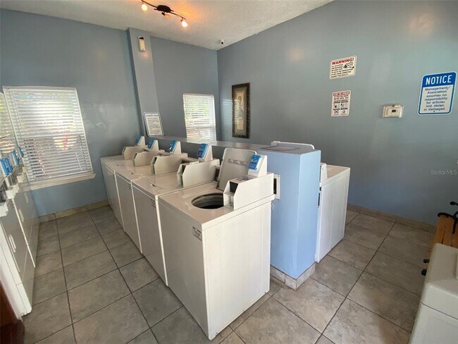 Building Photo - 711 Sugar Bay Way
