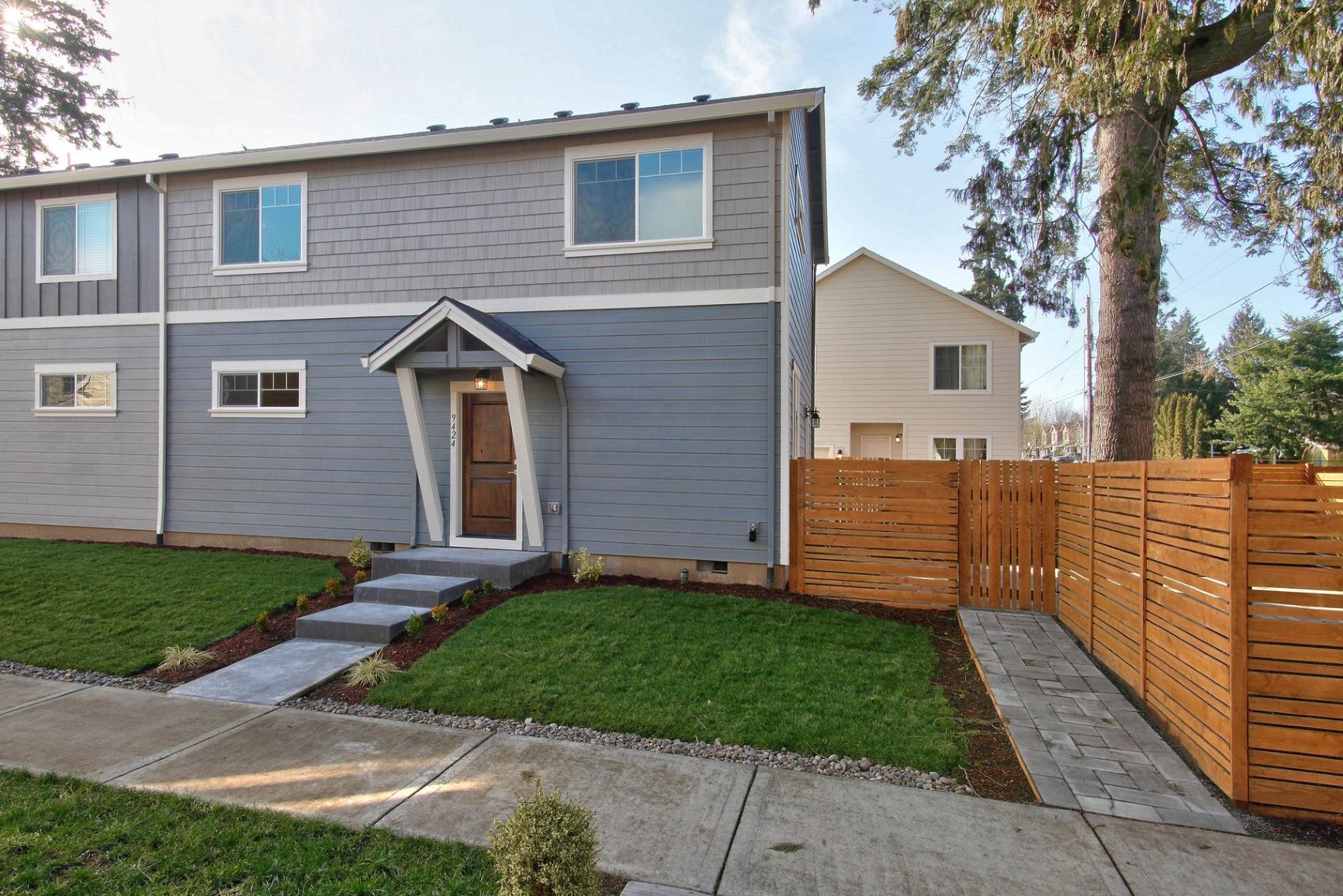 Building Photo - 9424 N Macrum Ave
