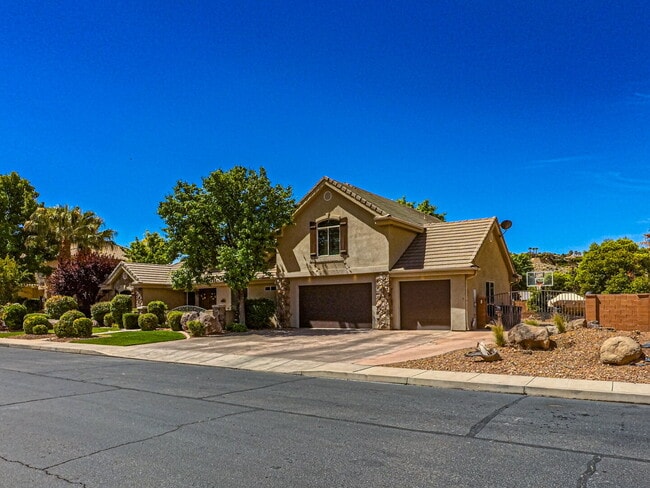 Building Photo - 2478 E Springs Dr