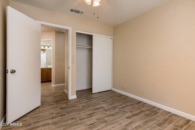 Building Photo - 8564 W Ocotillo Rd