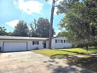 Building Photo - 3437 Lenczyk Dr W