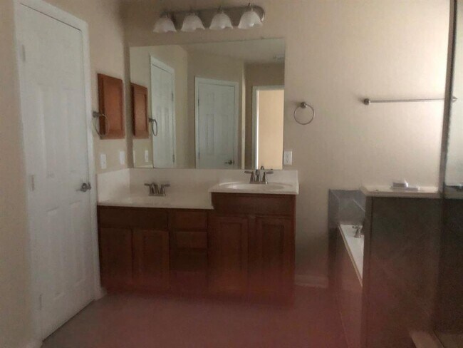 Building Photo - 12431 Tyler Springs Ln