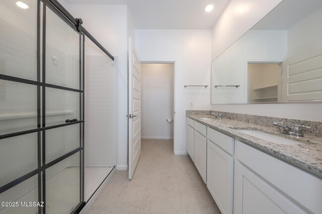Building Photo - 17581 S Desert Barberry Dr