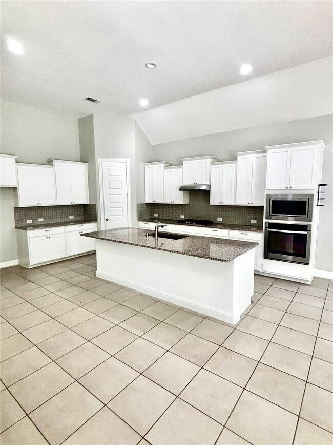 Building Photo - 13326 Lake Chesdin Rd