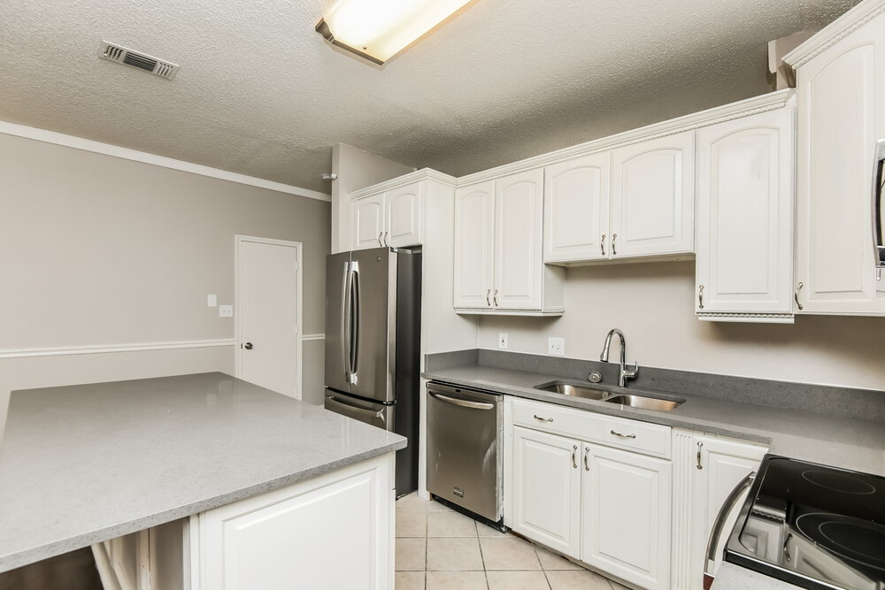 Building Photo - 216 Rosewood Ln