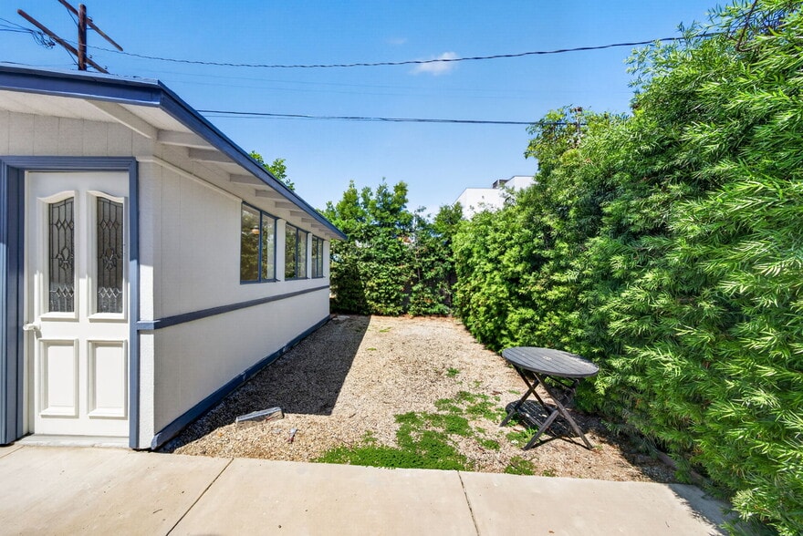 Building Photo - 10817 Charnock Rd