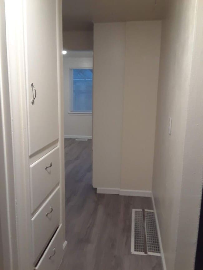 Building Photo - Cozy 2 bedroom single family home!!